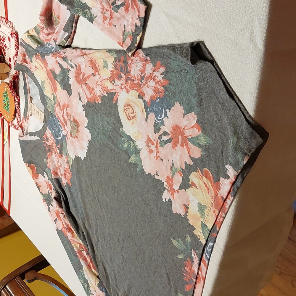 Philosophy Gray and Pink Floral Tunic Top L EUC - Picture 6 of 12
